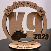 Vypalované trofeje pro psí záchranáře 